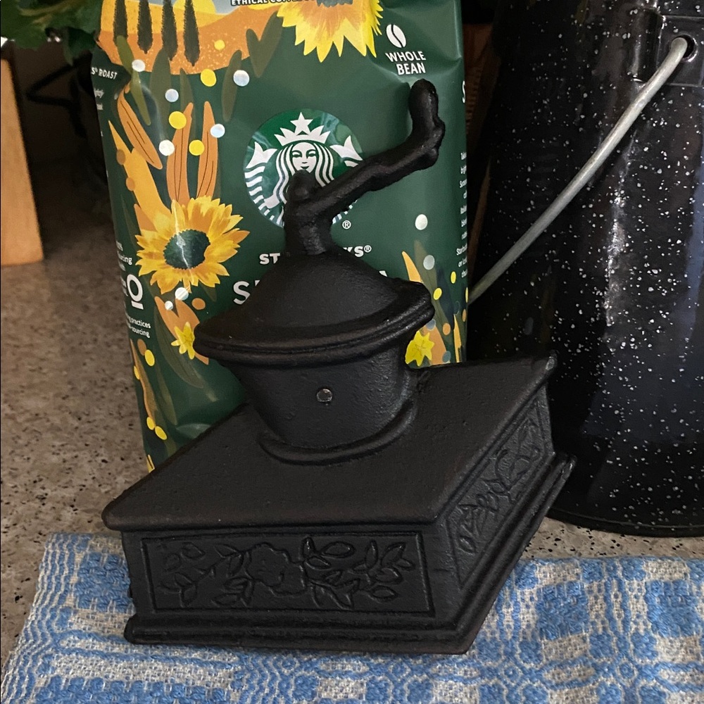 Vintage 2 Dimensional Cast Iron “Coffee Mill Grinder” Trivet Wall Hanging